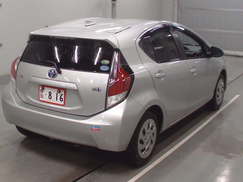 Toyota Aqua 2015 Рестайлинг