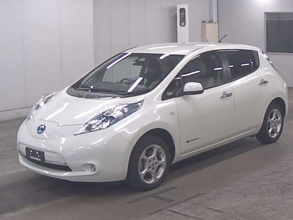 Nissan Leaf правый руль